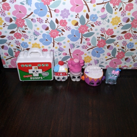 Shopkins Other - Shopkins Real Littles Bundle Of 4 Shopkins.